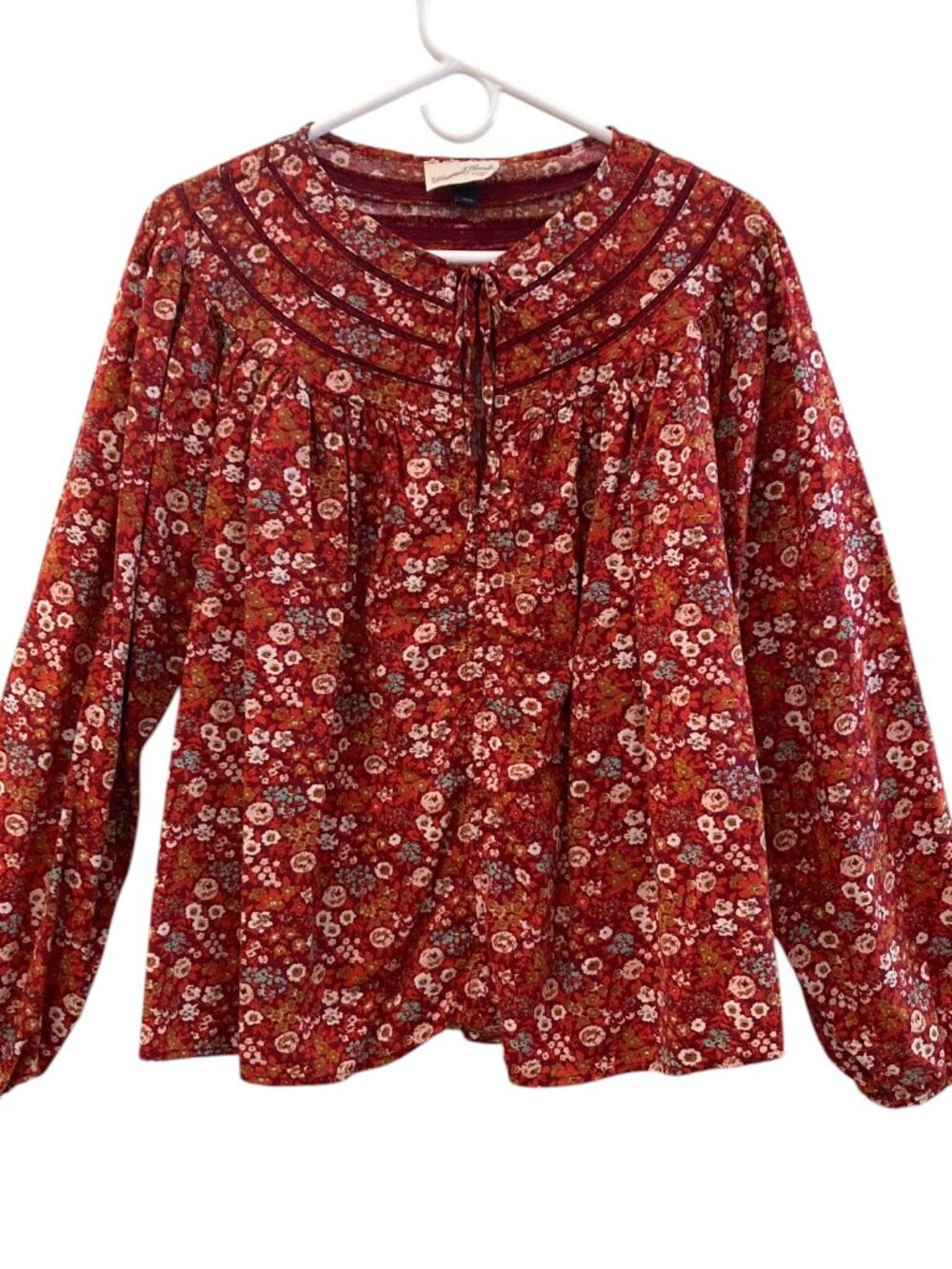 Women's UNIVERSAL THREAD Long-Sleeve Lace Trim Floral Peasant Blouse RED Large